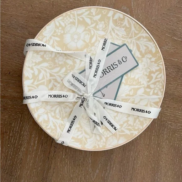 Morris & Co William Morris Floral Round Decorative Plate - Picture 2 of 4